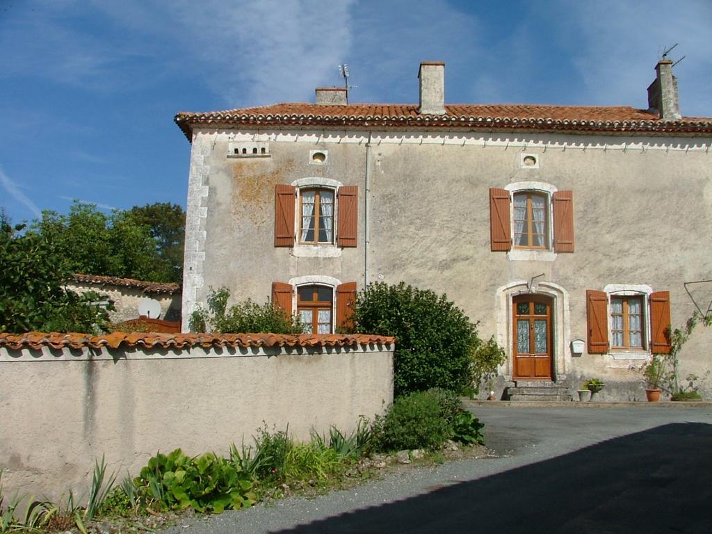 Le Petit Lavoir Saint-Paul-Lizonne Exterior photo