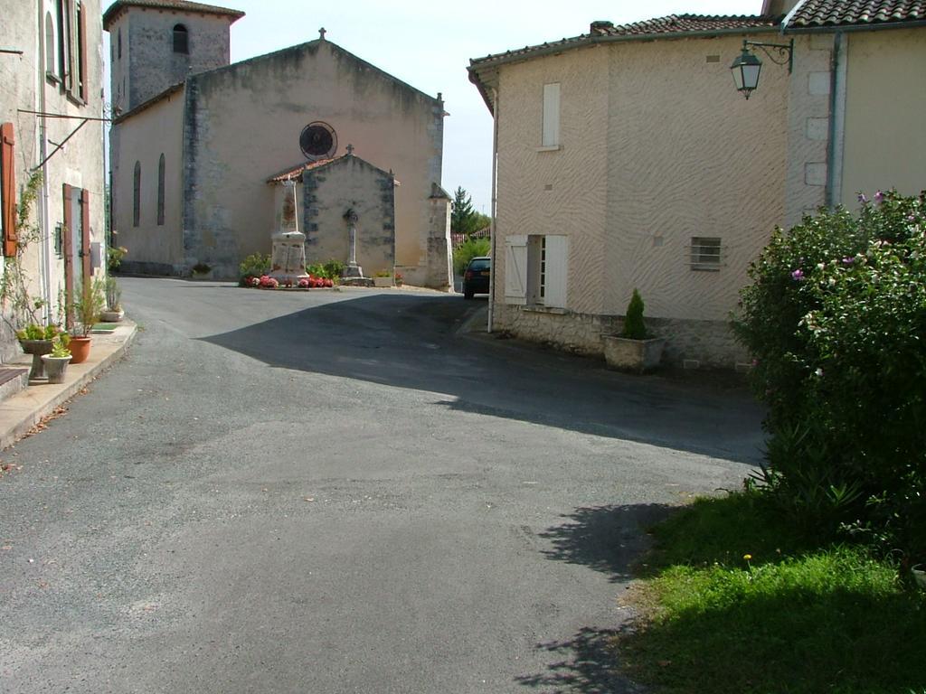 Le Petit Lavoir Saint-Paul-Lizonne Exterior photo