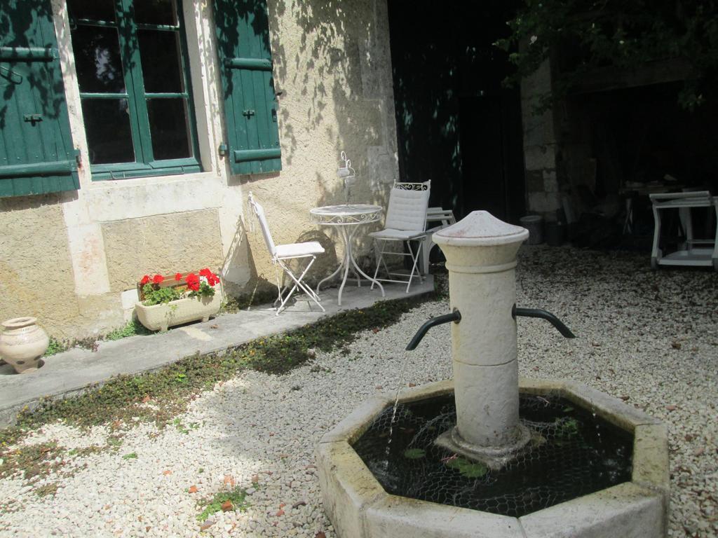 Le Petit Lavoir Saint-Paul-Lizonne Exterior photo