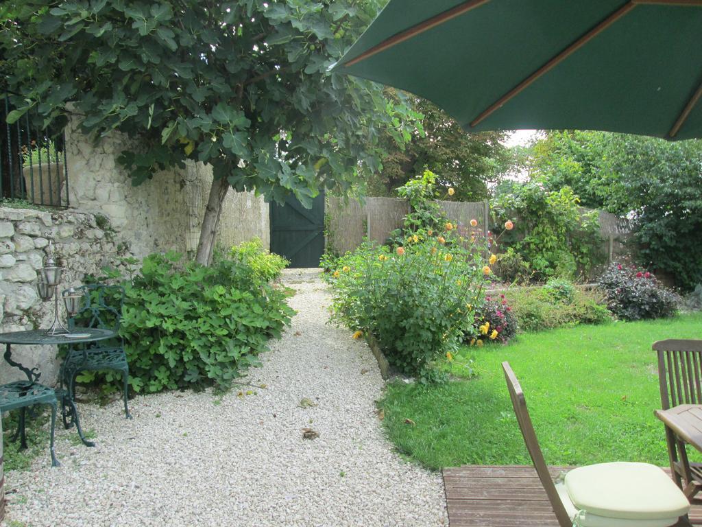 Le Petit Lavoir Saint-Paul-Lizonne Exterior photo