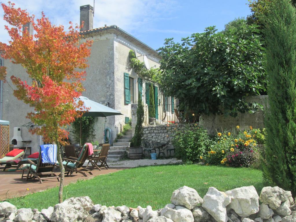 Le Petit Lavoir Saint-Paul-Lizonne Exterior photo